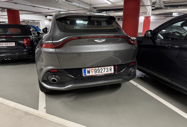 Aston Martin DBX