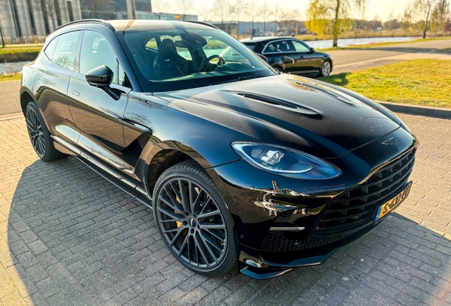 Aston Martin DBX707