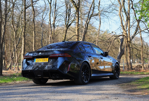BMW M5 G90