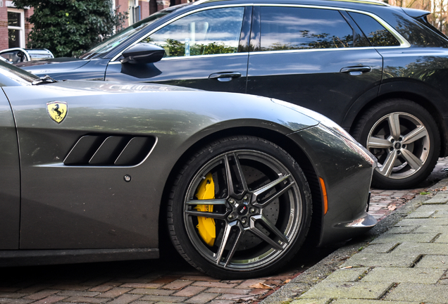 Ferrari GTC4Lusso T
