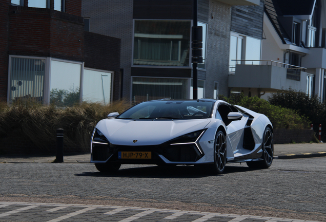 Lamborghini Revuelto