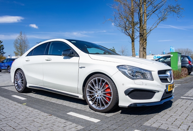 Mercedes-Benz CLA 45 AMG C117
