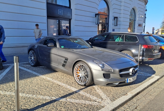 Mercedes-Benz SLS AMG