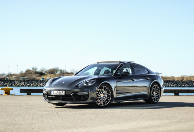 Porsche 971 Panamera Turbo