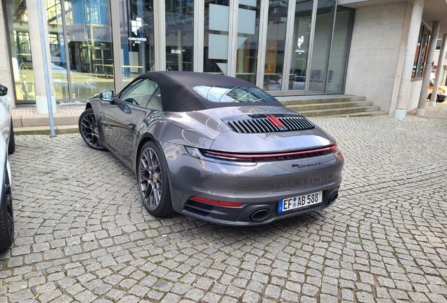 Porsche 992 Carrera 4S Cabriolet