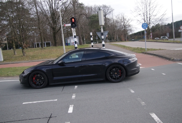 Porsche Taycan GTS