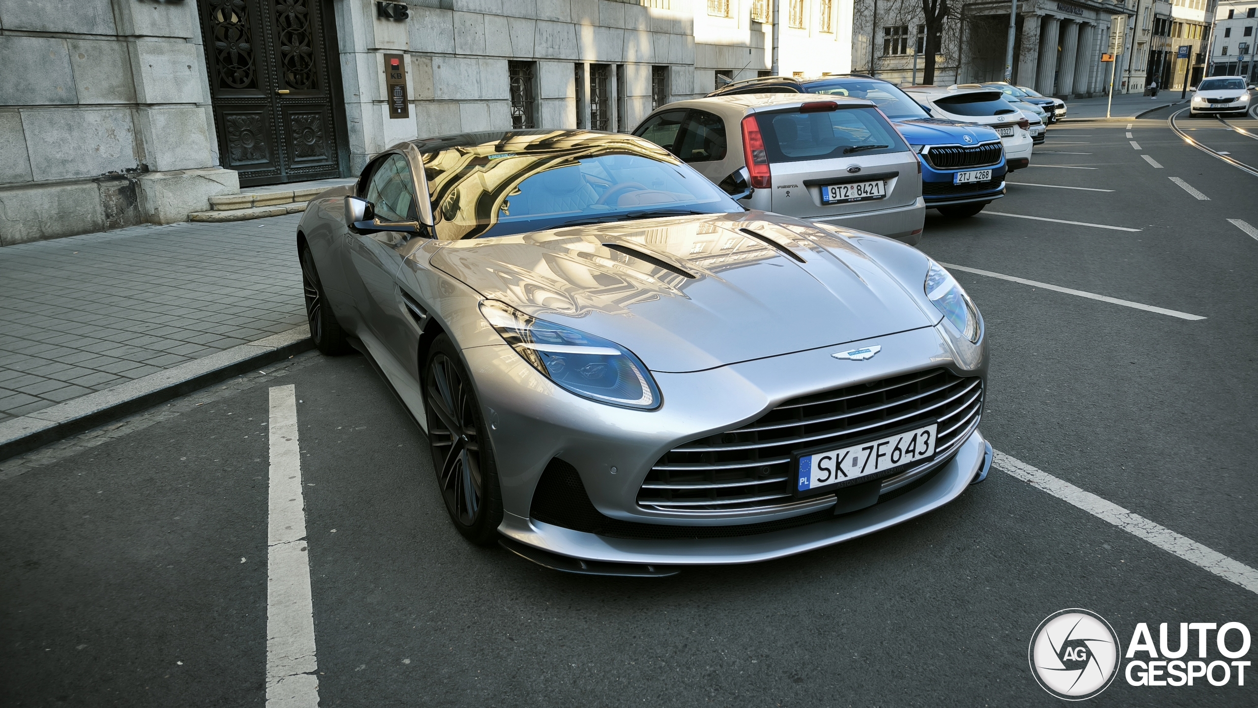 Aston Martin DB12