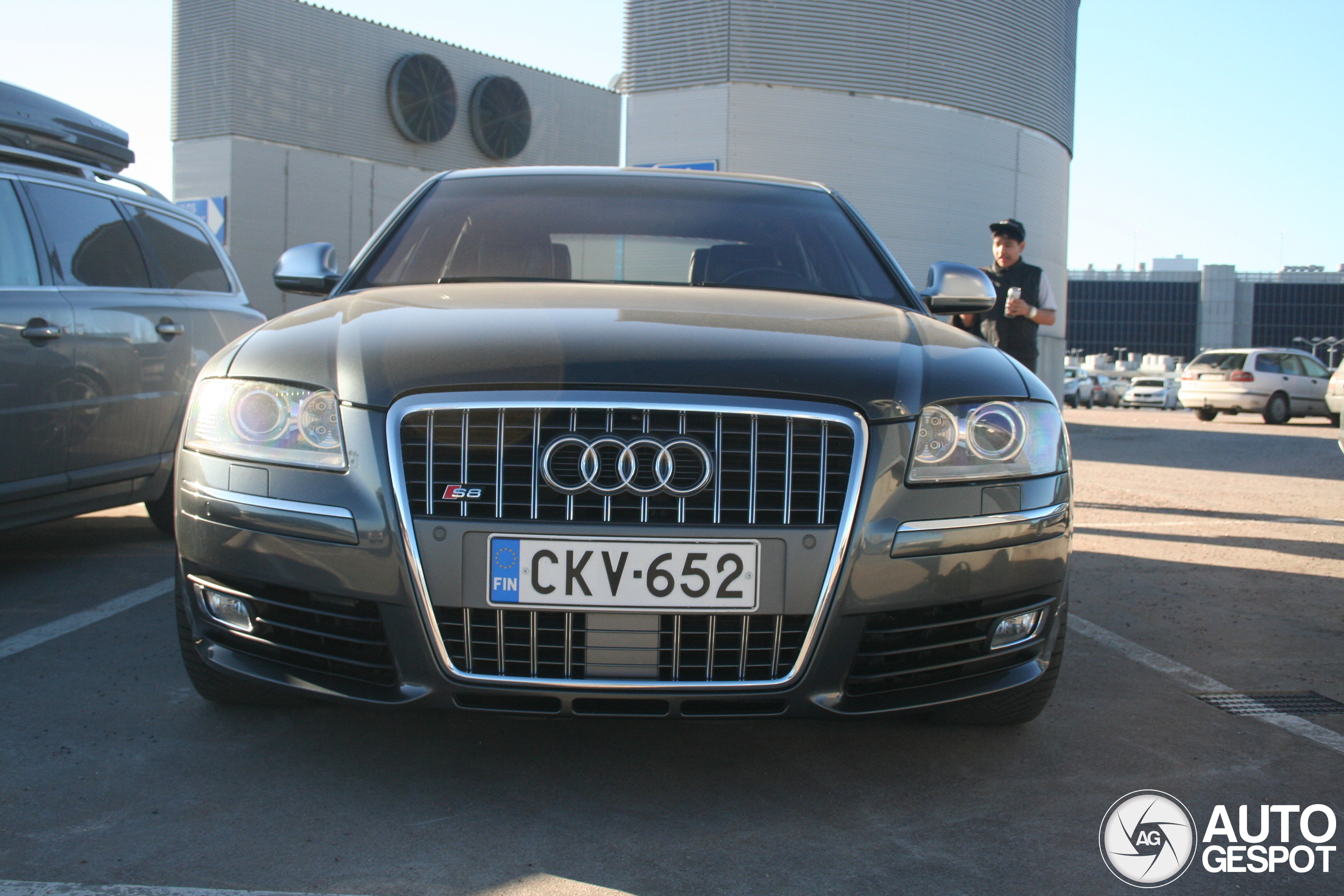 Audi S8 D3