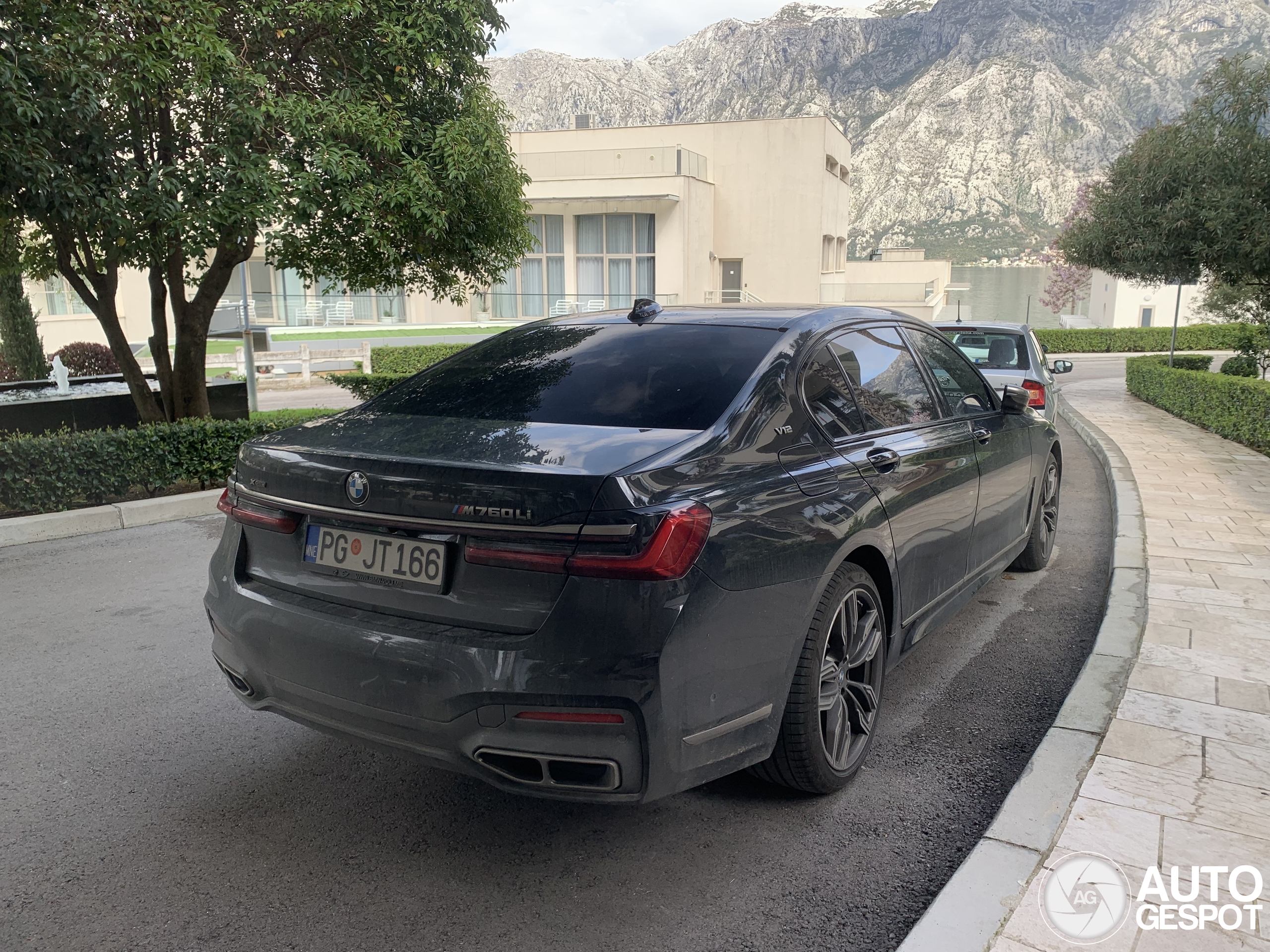 BMW M760Li xDrive 2019