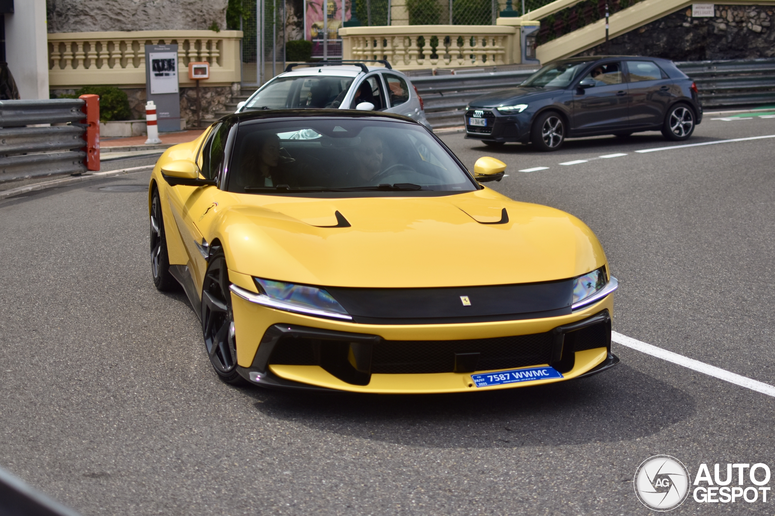 Eindelijk is de eerste gele Ferrari 12Cilindri gespot