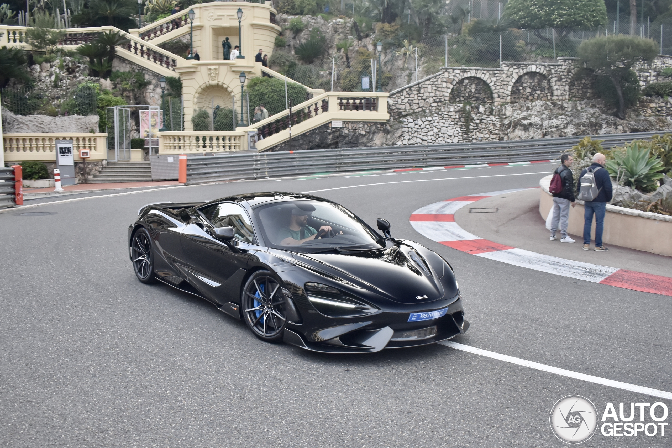 McLaren 765LT
