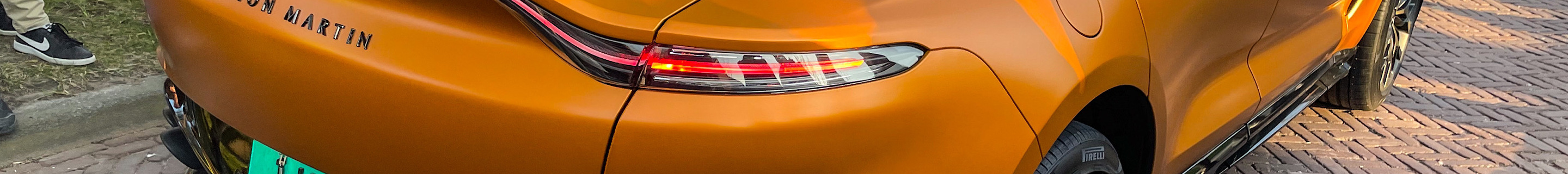 Aston Martin DBX707