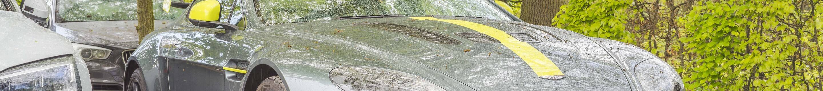 Aston Martin V12 Vantage S AMR