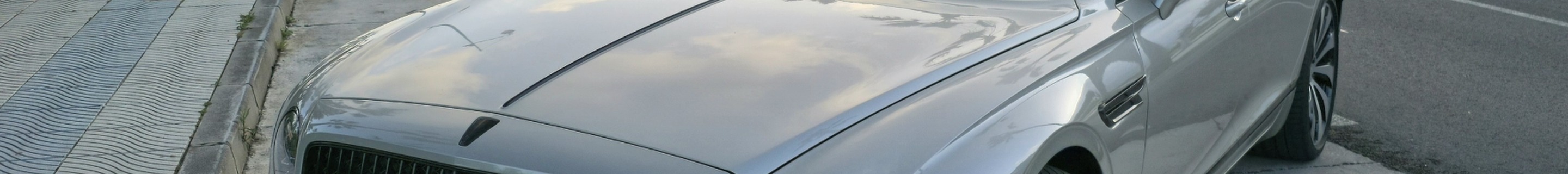 Bentley Flying Spur Hybrid Azure