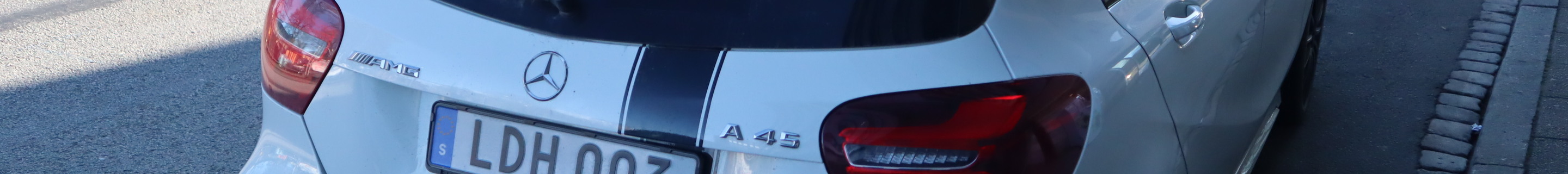 Mercedes-AMG A 45 W176 2015