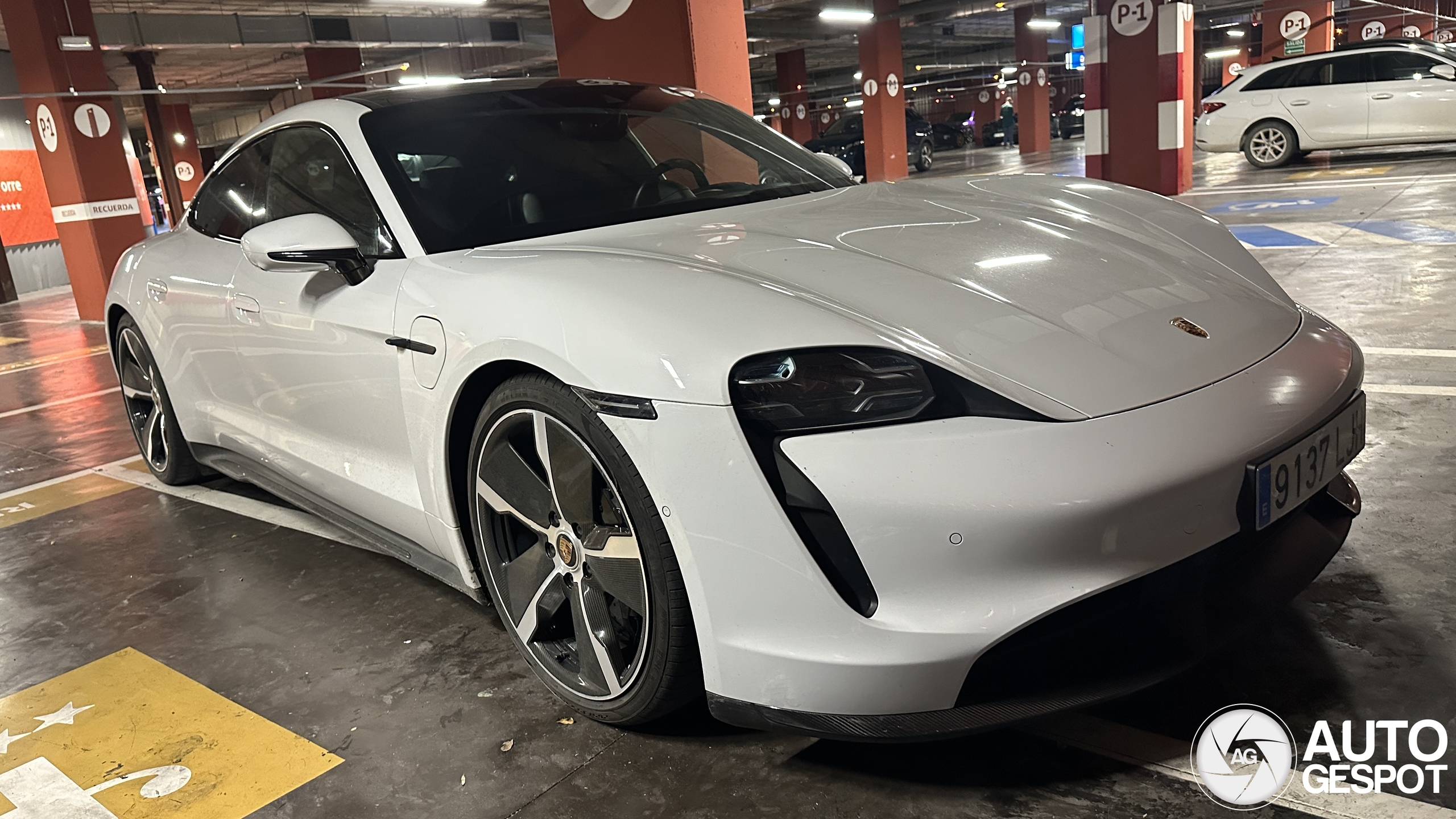 Porsche Taycan Turbo S MkI