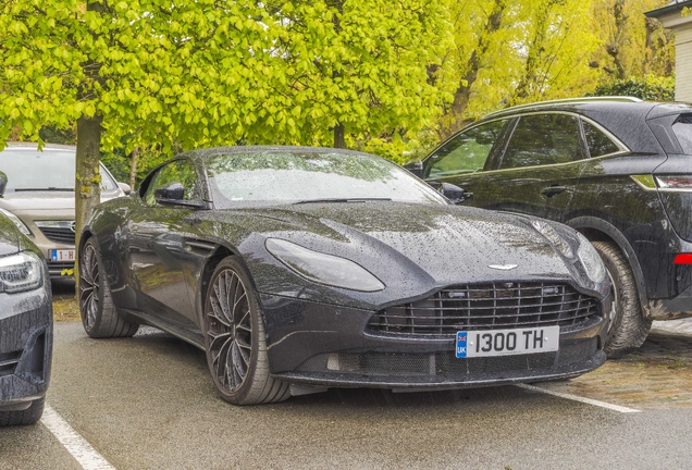 Aston Martin DB11 V8