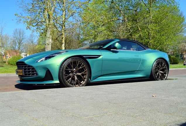 Aston Martin DB12 Volante