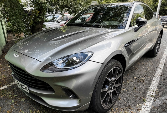 Aston Martin DBX