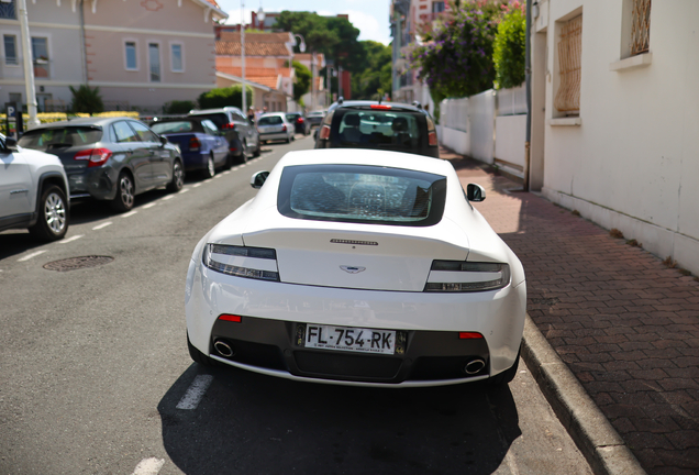 Aston Martin V8 Vantage 2012