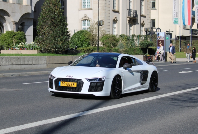 Audi R8 V10 Plus 2015