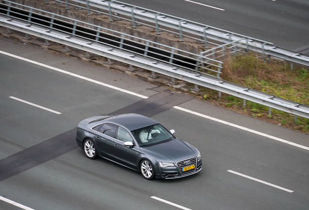 Audi S8 D4
