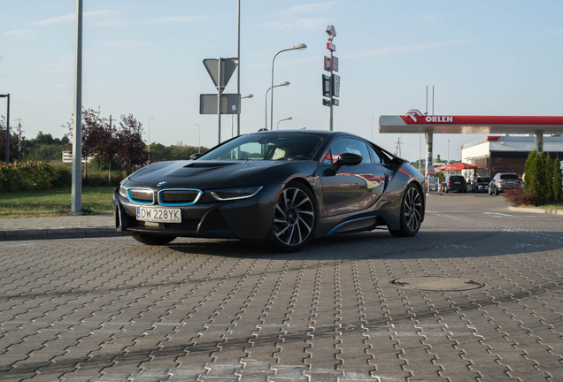 BMW i8