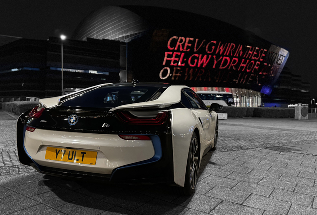 BMW i8