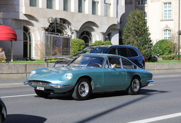Ferrari 365 GT 2+2