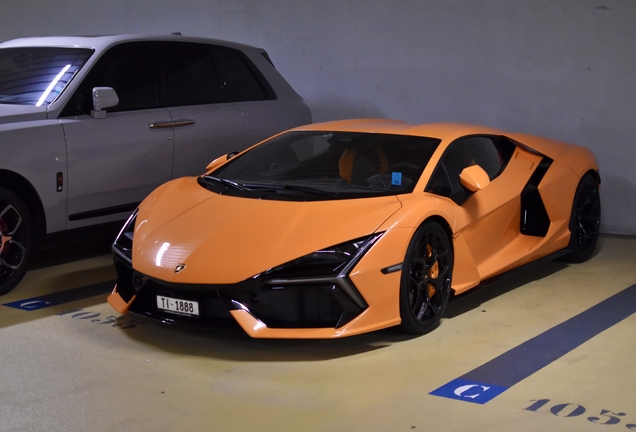 Lamborghini Revuelto