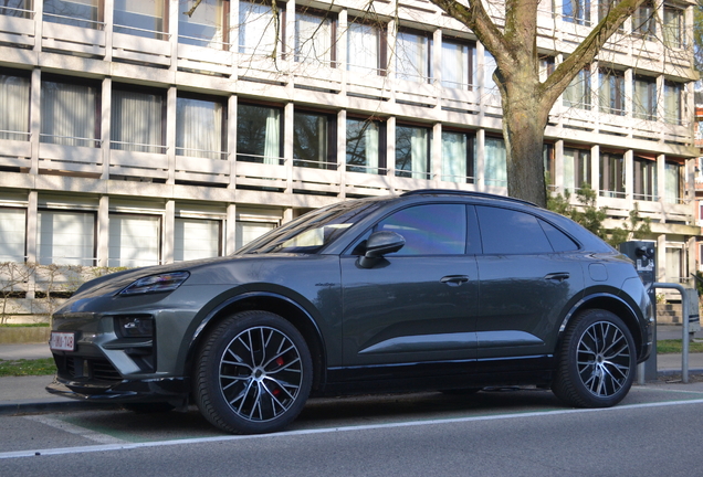 Porsche Macan EV Turbo