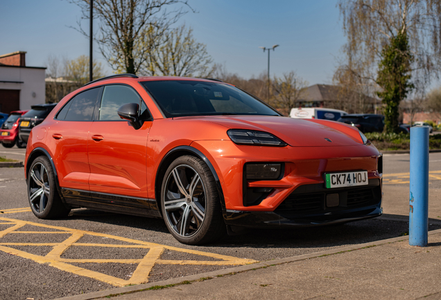 Porsche Macan EV Turbo