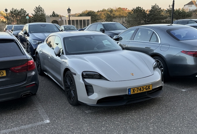 Porsche Taycan GTS Sport Turismo