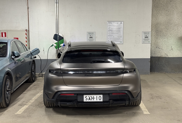 Porsche Taycan Turbo Cross Turismo
