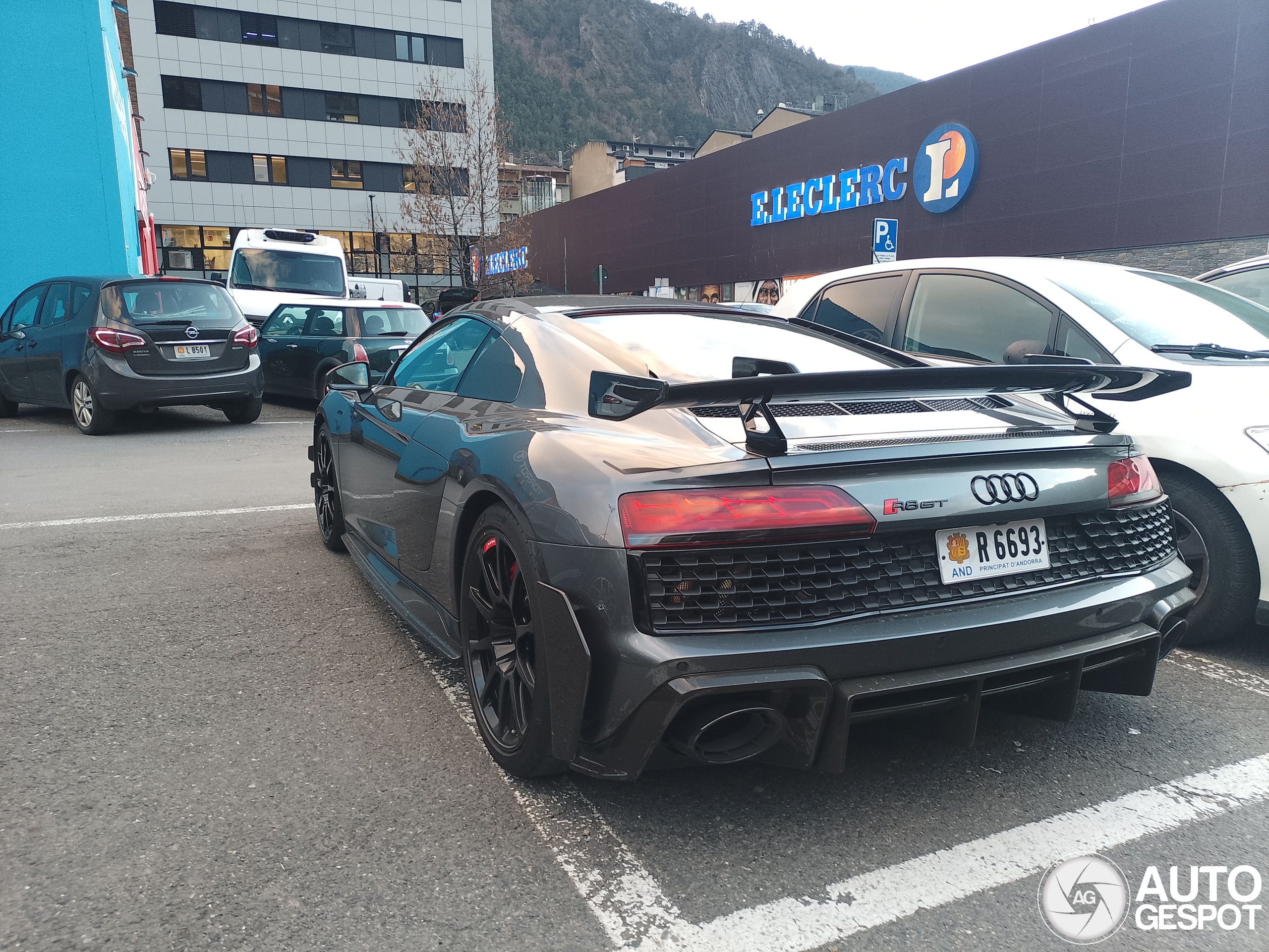 Audi R8 V10 GT RWD