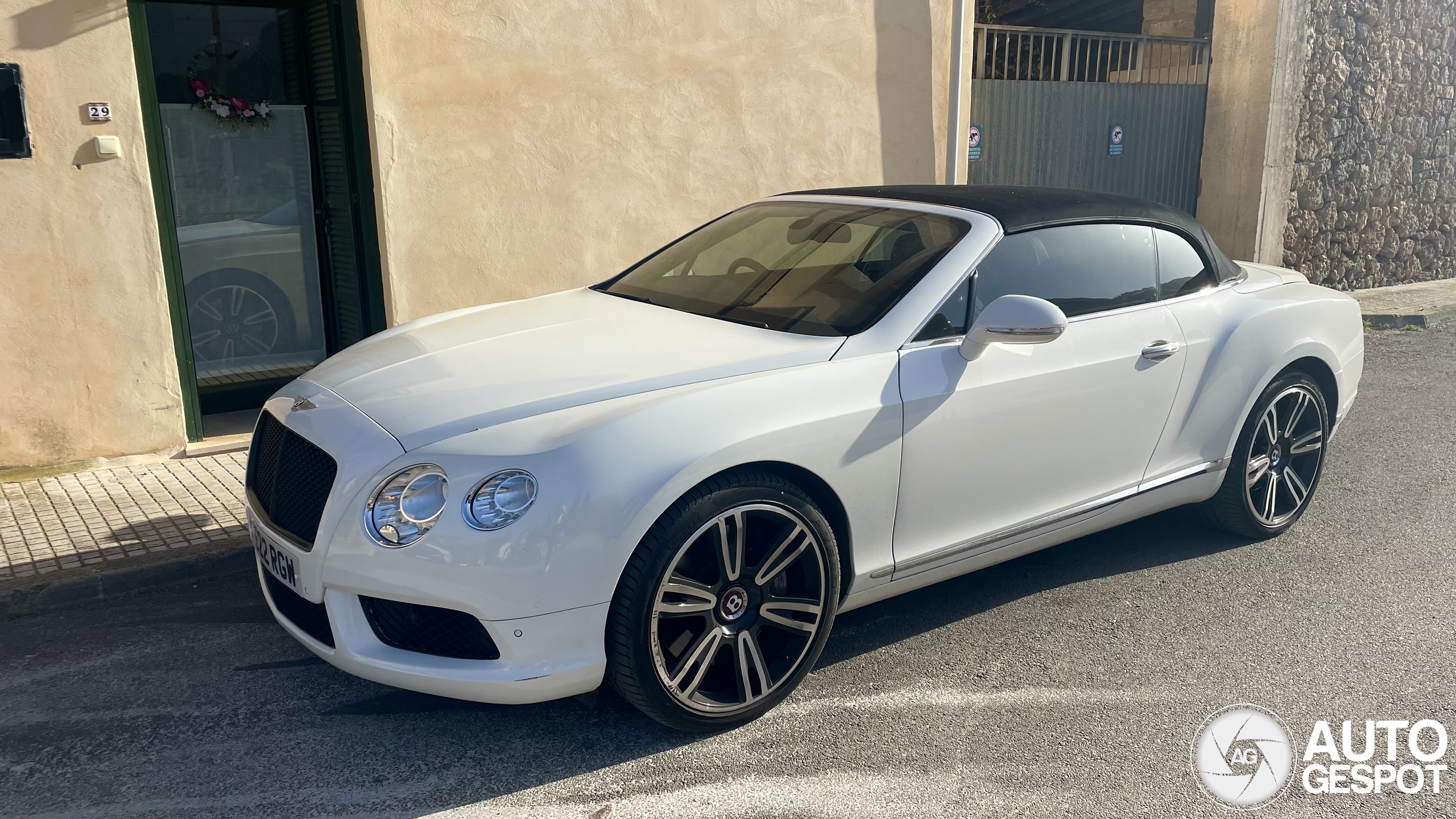 Bentley Continental GTC V8