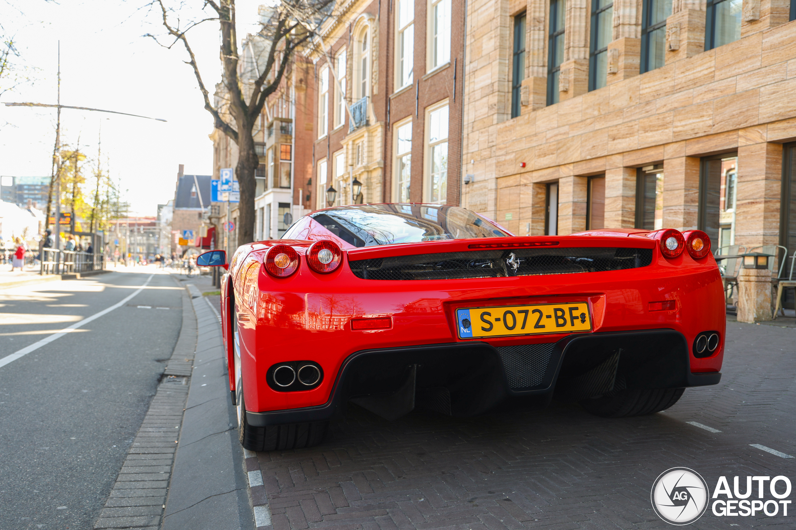 Ferrari Enzo in Den Haag: een onvergetelijke ervaring