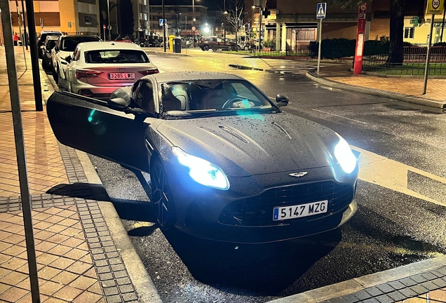 Aston Martin DB12
