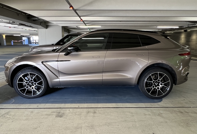 Aston Martin DBX