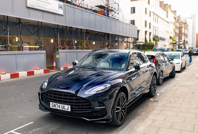 Aston Martin DBX707