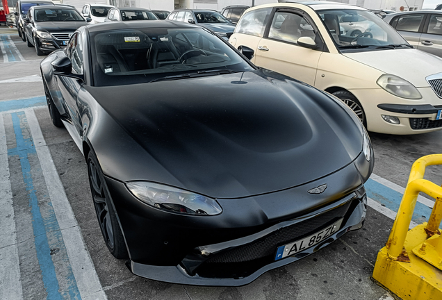 Aston Martin V8 Vantage 2018