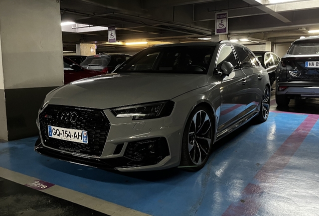 Audi RS4 Avant B9