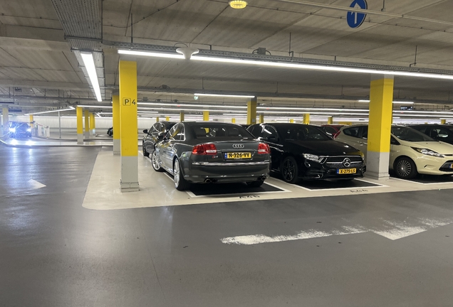Audi S8 D3