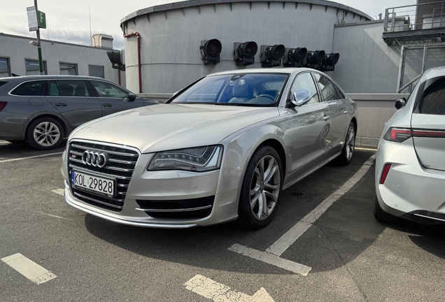 Audi S8 D4