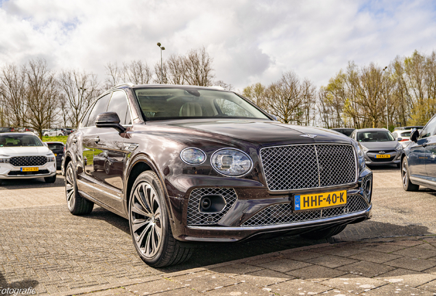 Bentley Bentayga Hybrid Azure
