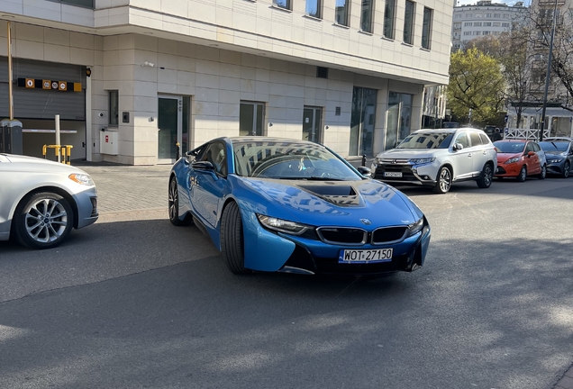 BMW i8