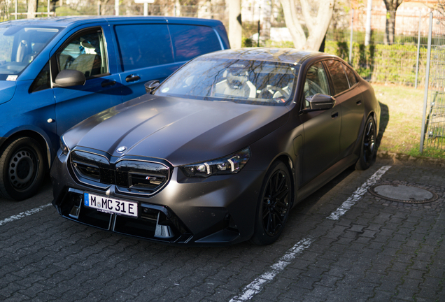 BMW M5 G90