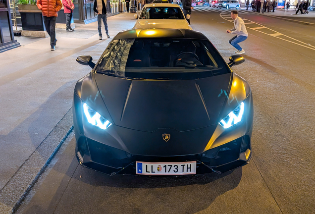 Lamborghini Huracán LP640-4 EVO
