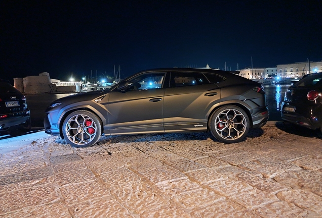 Lamborghini Urus Performante