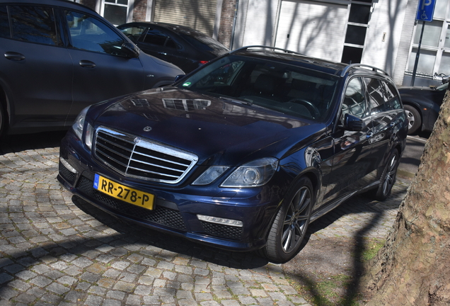 Mercedes-Benz E 63 AMG S212 V8 Biturbo